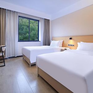 Comfort Twin Room