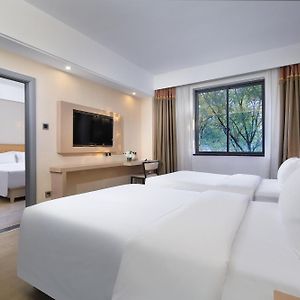 Family King Suite